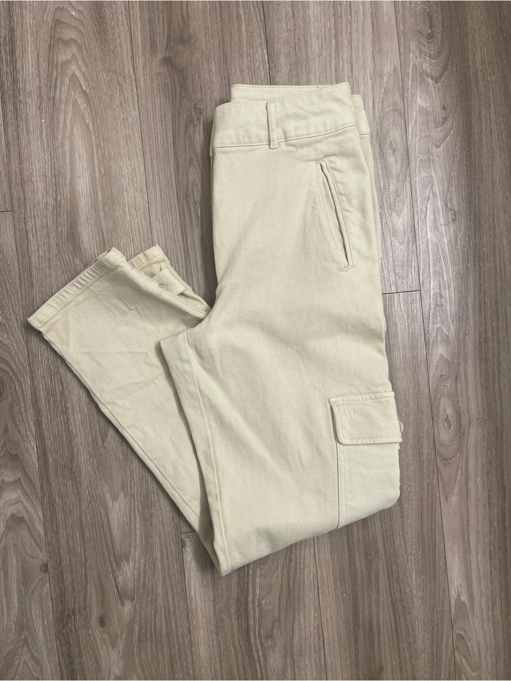 Wilfred Cream Cargo Pants with Side Pocket